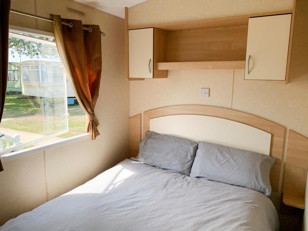Beautiful 3-Bedroom Caravan At Mersea Island East Mersea Dış mekan fotoğraf